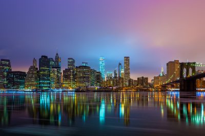 Die New Yorker Skyline bei Nacht. Fotografiert von Markus Schulte New Yorker Skyline bei Nacht (© Markus Schulte)
